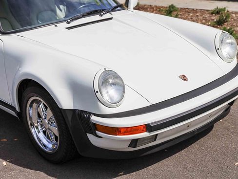 Used 1988 Porsche 911 Carrera RWD image 9
