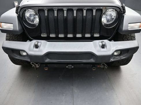 Used 2018 Jeep Wrangler Unlimited Sport S AWD/4WD image 32
