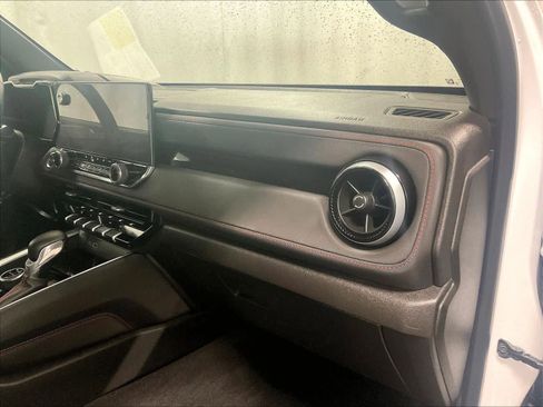 Used 2024 Chevrolet Colorado Z71 w/ Z71 Convenience Package 2 image 13