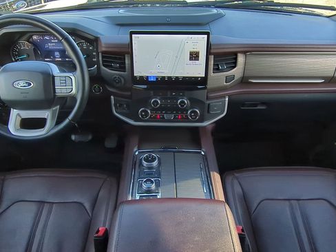 Used 2023 Ford Expedition Limited image 15