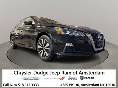 Used 2021 Nissan Altima 2.5 SV w/ SV Premium Package image 1