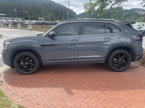 New 2026 Volkswagen Atlas Cross Sport SEL R-Line AWD/4WD image 7