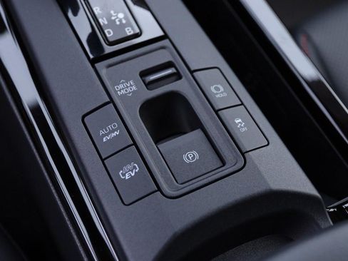 New 2026 Toyota Prius Plug-In Hybrid FWD image 21