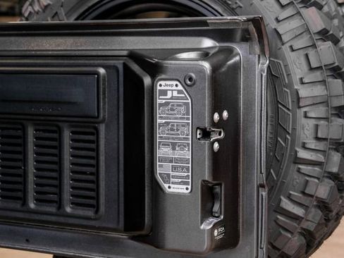 Used 2024 Jeep Wrangler Unlimited Rubicon w/ XTREMEE 35" Tire Package AWD/4WD image 83