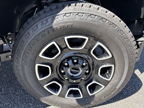 Used 2025 Ford F250 Platinum AWD/4WD image 12