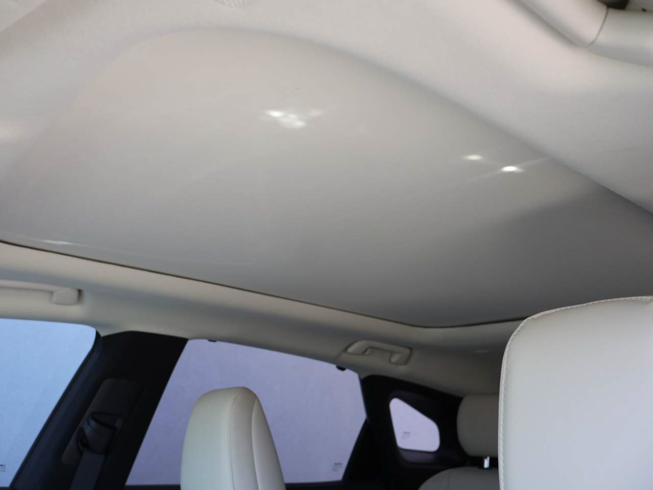 Used 2023 Lexus RX 350 FWD w/ Cold Area Package image 10
