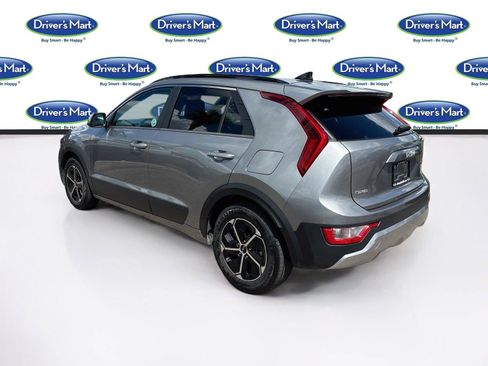 Used 2025 Kia Niro LX FWD image 5
