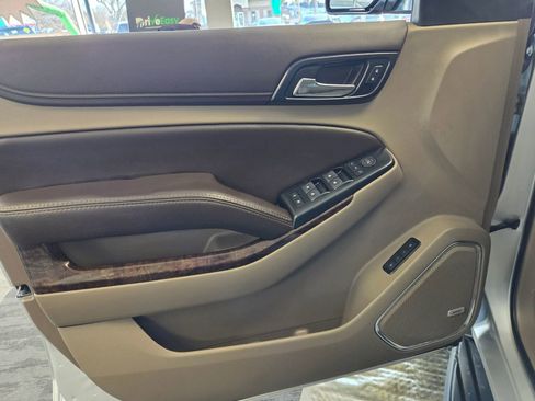 Used 2019 Chevrolet Tahoe LT w/ Luxury Package image 37
