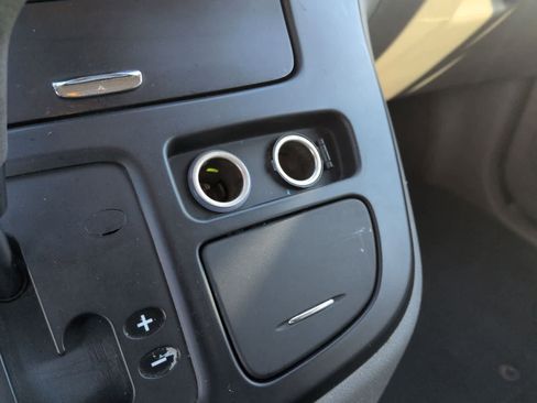 Used 2008 Kia Sedona LX image 28