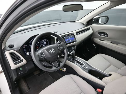 Used 2017 Honda HR-V EX image 17