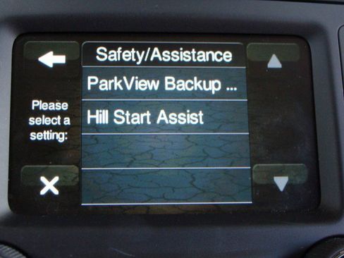 Used 2017 Jeep Cherokee Sport image 19