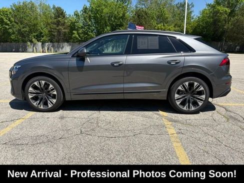 Used 2025 Audi Q8 Premium Plus AWD/4WD image 2