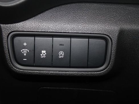 Used 2025 Kia Soul LX FWD image 23