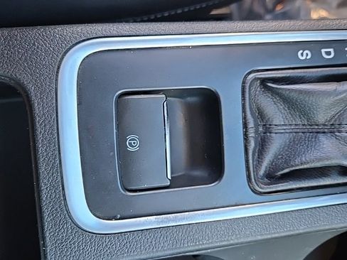 Used 2019 Ford Escape SE image 32