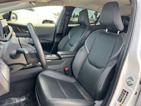 Used 2023 Toyota Prius XLE image 13