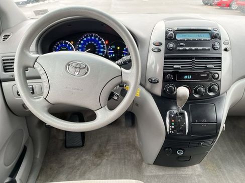 Used 2010 Toyota Sienna LE image 13