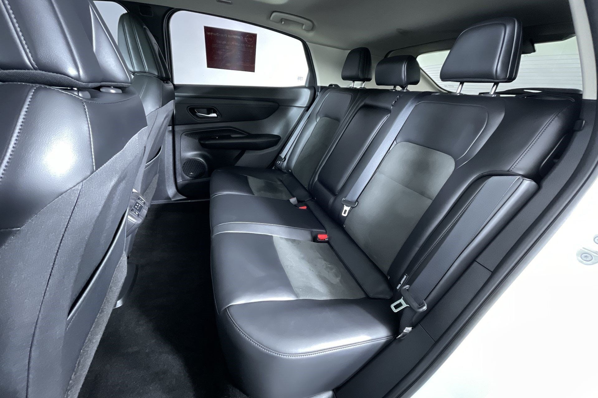 Certified 2024 Nissan Ariya AWD image 23