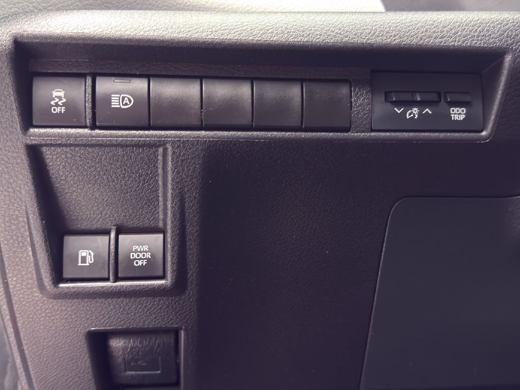 Used 2025 Toyota Sienna XLE w/ XLE Plus Package AWD/4WD image 20