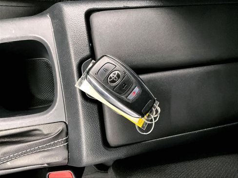 Used 2022 Toyota GR86 w/ ALL Weather Mat Package (TMS) image 12