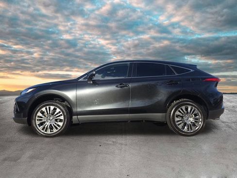 Used 2023 Toyota Venza Limited image 5