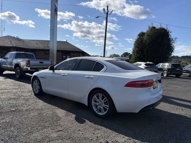 Used 2019 Jaguar XE Premium RWD image 3
