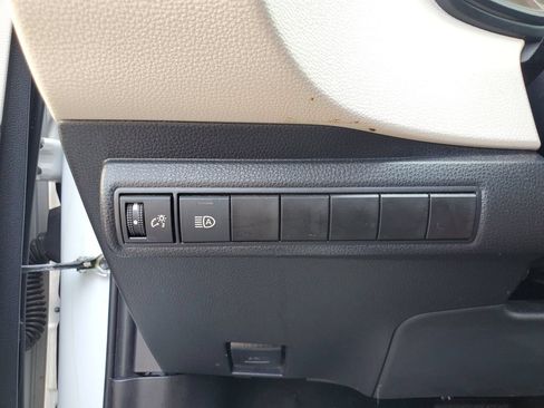Used 2022 Toyota Corolla LE FWD image 30