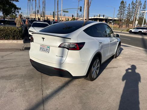 Used 2023 Tesla Model Y Long Range AWD/4WD image 5