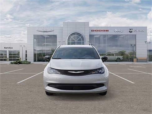 New 2026 Chrysler Voyager LX image 6