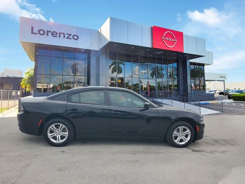 Used 2023 Dodge Charger SXT image 4