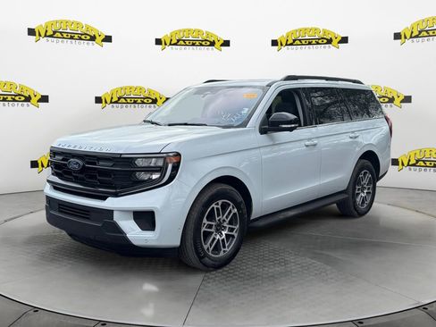 Used 2025 Ford Expedition Active RWD image 1