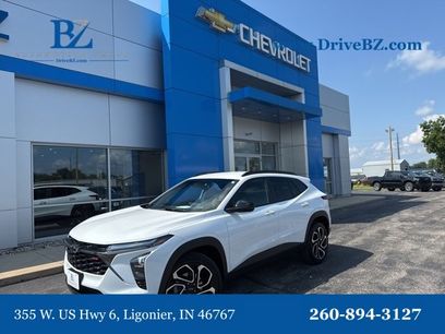 Certified 2025 Chevrolet Trax RS w/ Driver Confidence Package