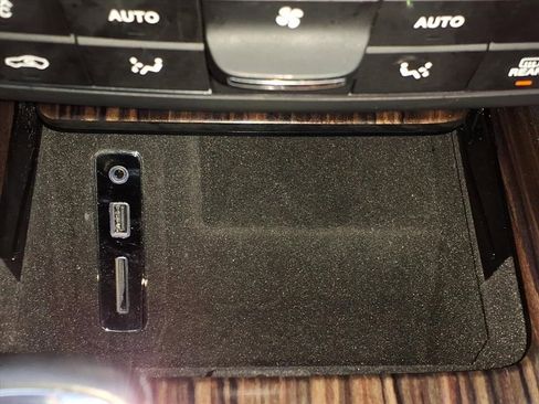 Used 2019 Maserati Levante GranLusso image 26