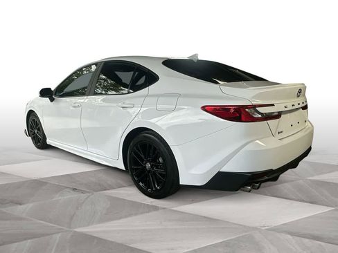 Used 2025 Toyota Camry SE FWD image 6