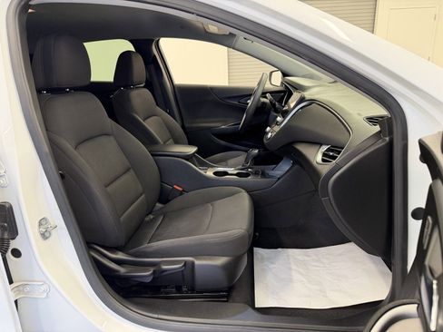 Used 2020 Chevrolet Malibu LS image 37