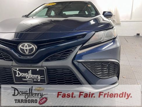 Used 2021 Toyota Camry SE image 12