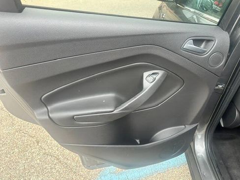 Used 2014 Ford Escape SE w/ Equipment Group 201A FWD image 18