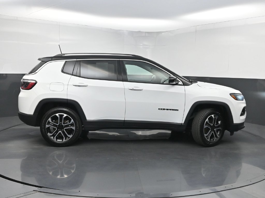 Used 2022 Jeep Compass Limited AWD/4WD image 43