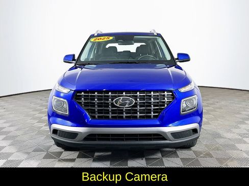Used 2025 Hyundai Venue SEL FWD image 4