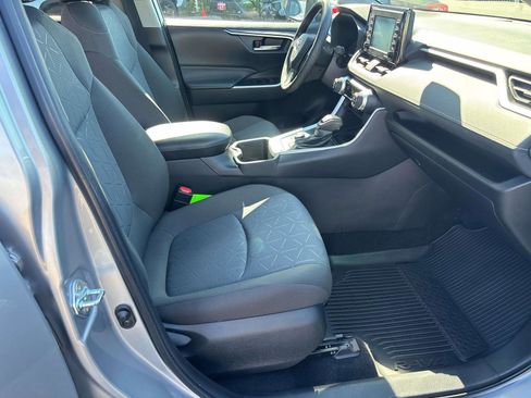 Used 2022 Toyota RAV4 XLE image 12