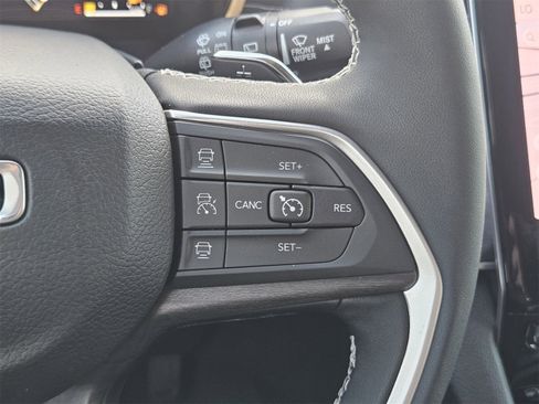 New 2025 Jeep Grand Cherokee L Limited image 30