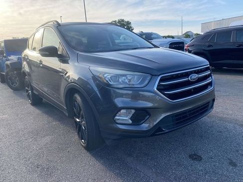 Used 2017 Ford Escape Titanium FWD image 1