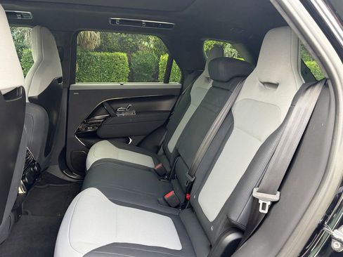 Used 2025 Land Rover Range Rover Sport SV Edition Two AWD/4WD image 18