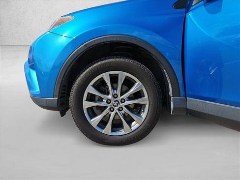 Used 2018 Toyota RAV4 Limited FWD image 21