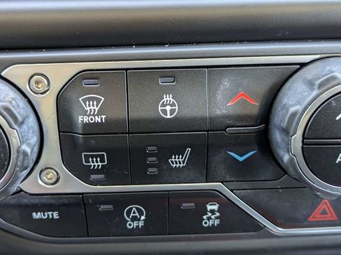 Used 2021 Jeep Wrangler Unlimited Sahara w/ Dual Top Group AWD/4WD image 24