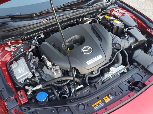 Certified 2025 MAZDA MAZDA3 Hatchback w/ Appearance Package image 11