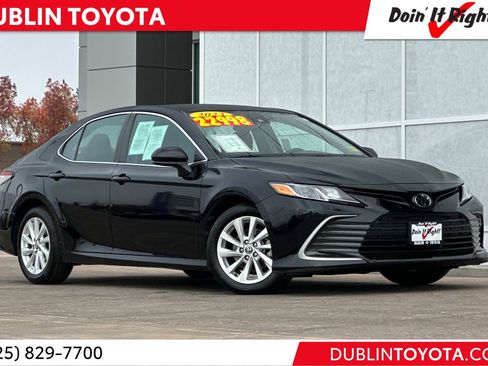 Certified 2023 Toyota Camry LE image 1