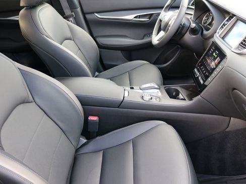 Certified 2025 INFINITI QX50 Luxe image 42