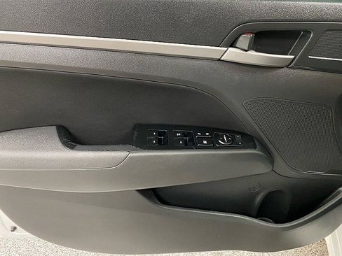 Used 2018 Hyundai Elantra SEL image 9