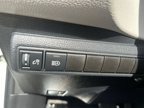 Used 2021 Toyota Corolla LE w/ Carpet Mat Package (TMS) FWD image 20