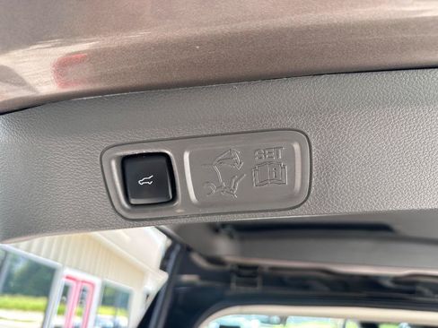 Used 2019 Ford Expedition XLT w/ Equipment Group 202A RWD image 27